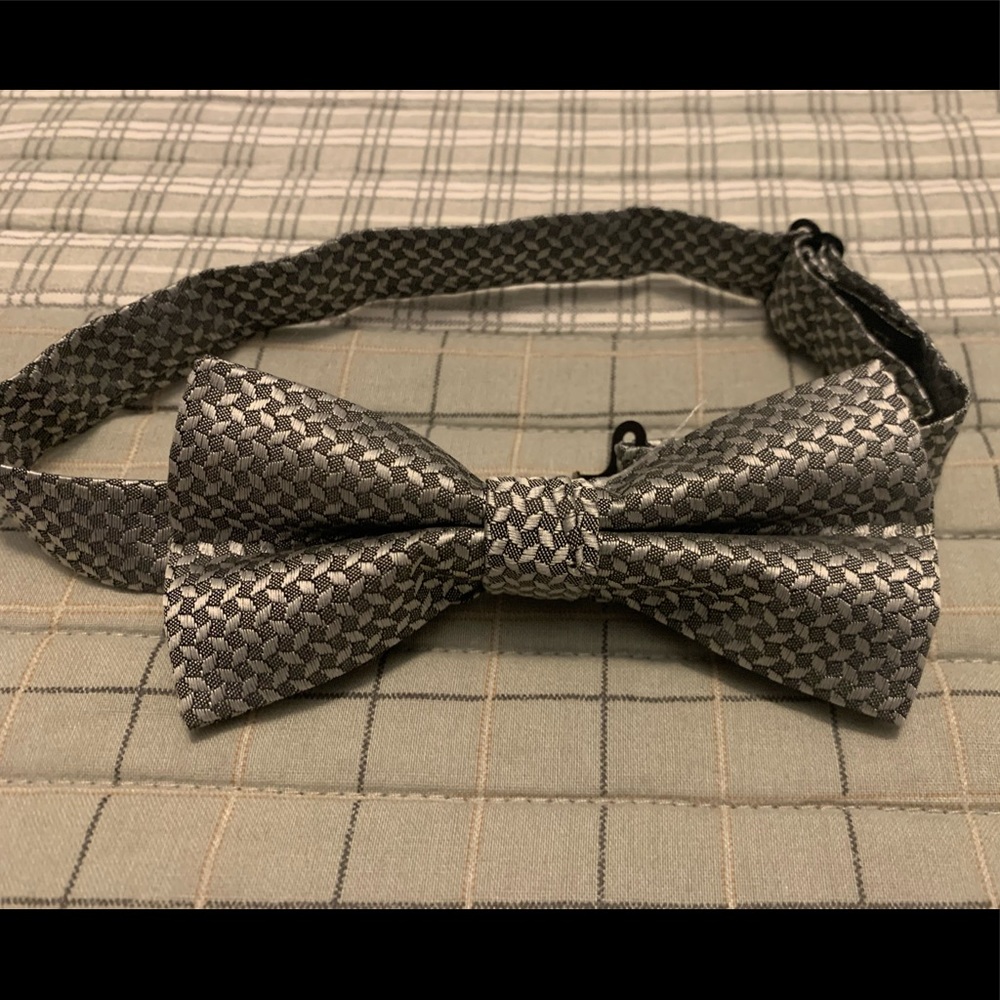 Silver Bowtie